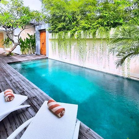 Villa The Decks Bali Legian Esterno foto